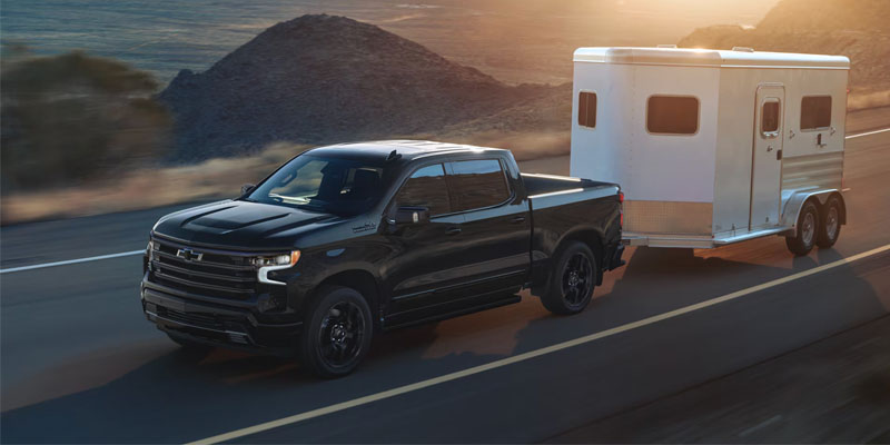 2025 Chevrolet Silverado 1500 Towing a Horse Trailer