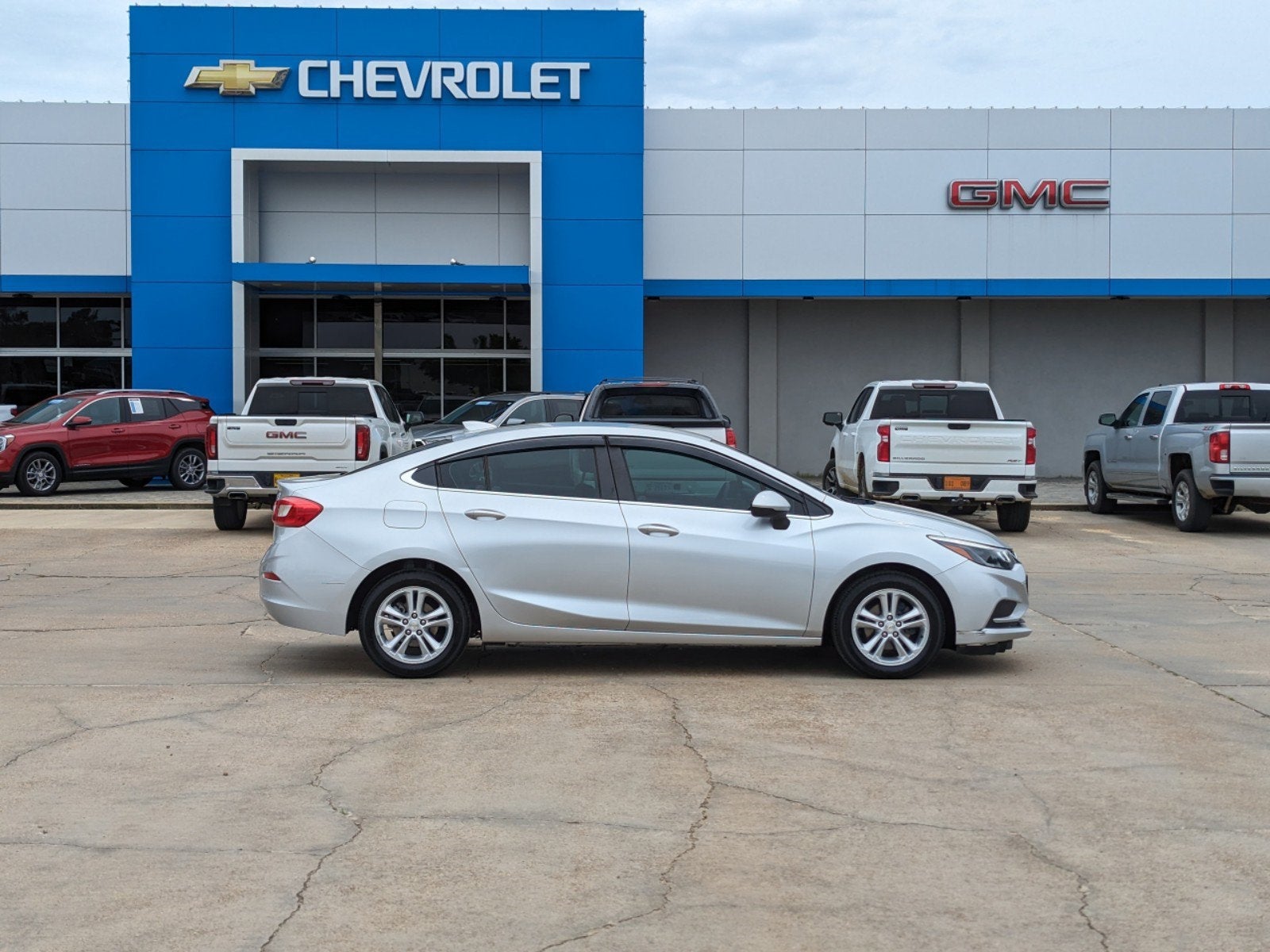 Used 2017 Chevrolet Cruze LT with VIN 1G1BE5SM3H7218128 for sale in Brookhaven, MS