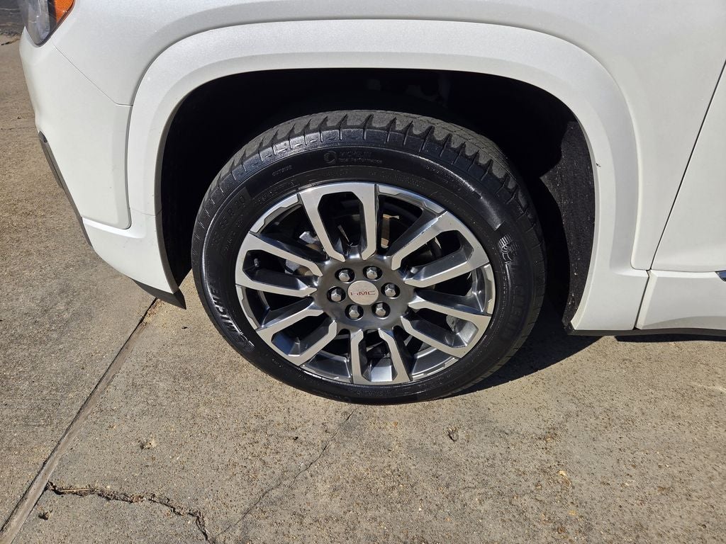 2020 GMC Acadia Denali