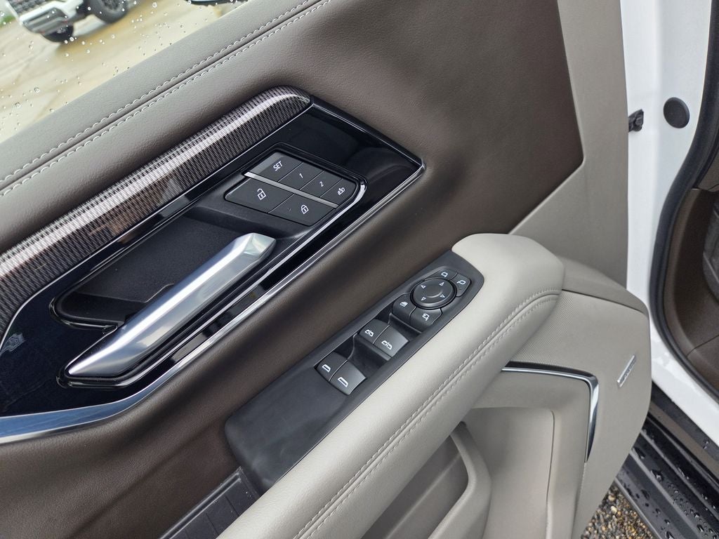 2025 GMC Yukon Elevation