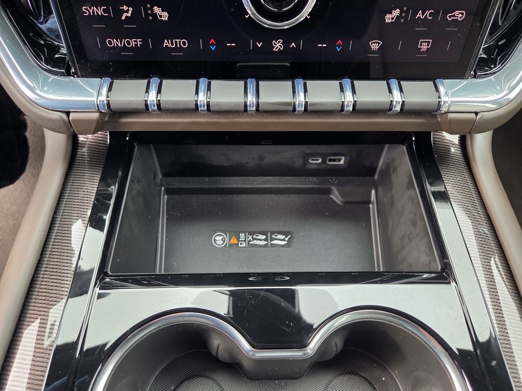 2025 GMC Yukon Elevation