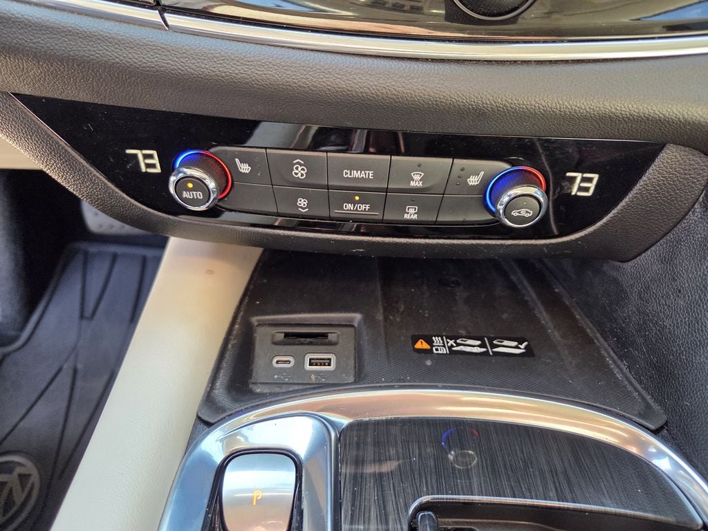 2024 Buick Enclave Essence