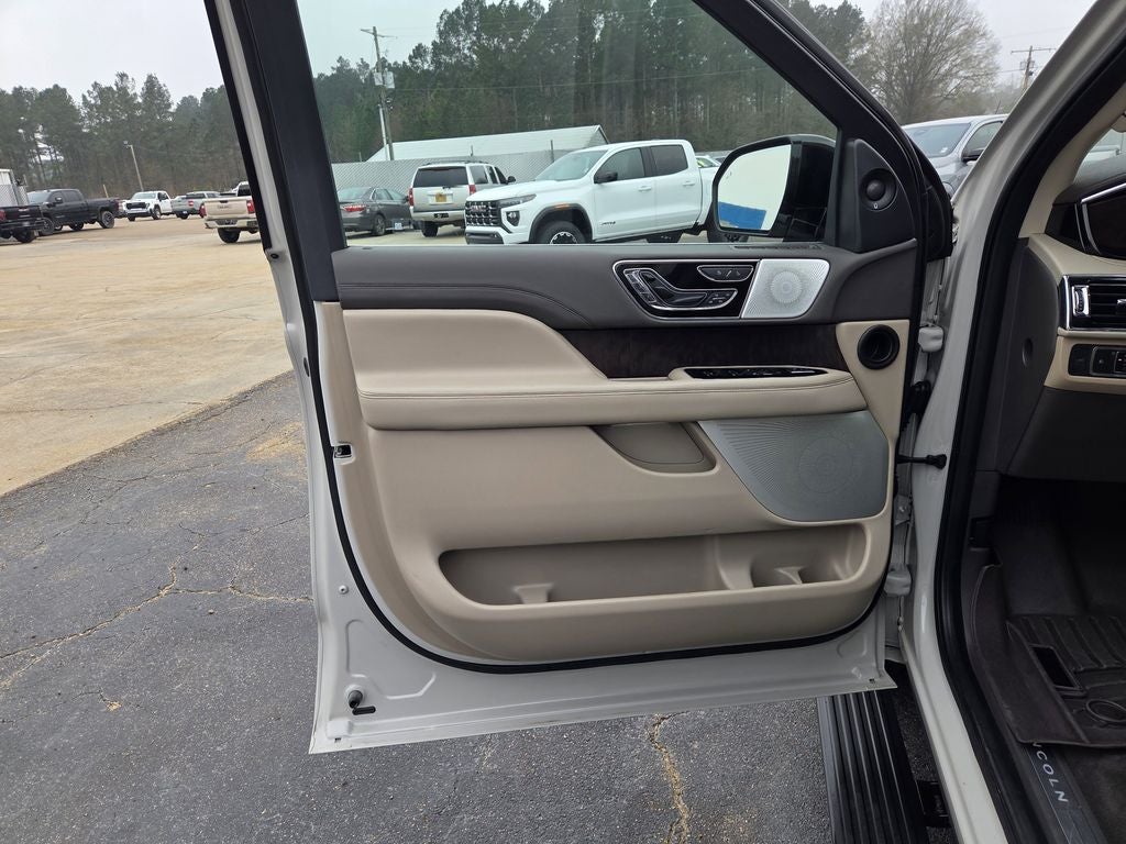 2022 Lincoln Navigator L Reserve